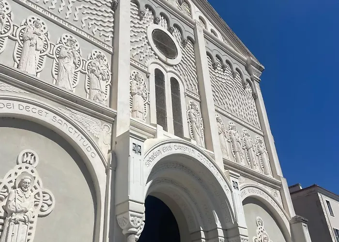 Hyper Centre 100m De La * Ajaccio (Corsica)